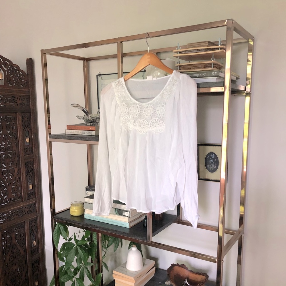 SUPER Pretty White Peasant Blouse - Picture 1 of 3